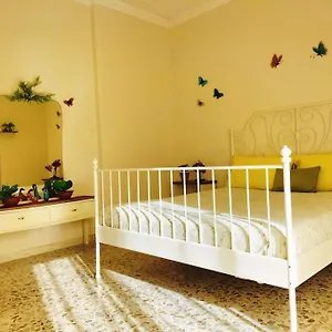 Polly House , Catania Italia